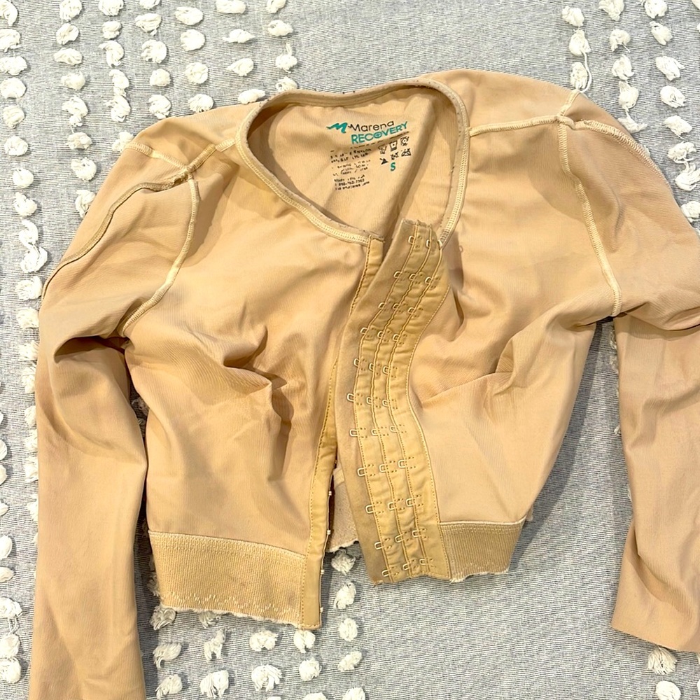 Marena recovery Top
